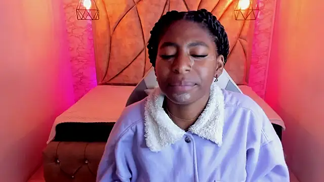 Queen perla  online show from 03/04/25, 12:22