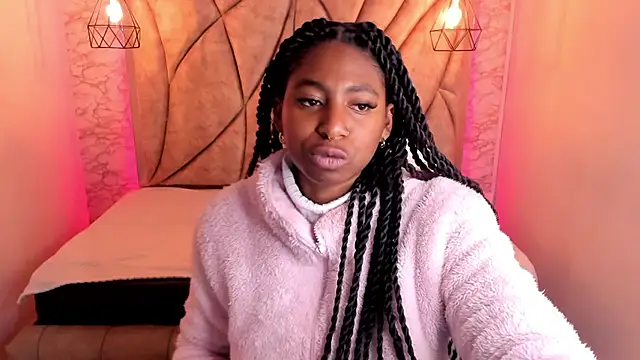 Queen perla  online show from 03/05/25, 12:33