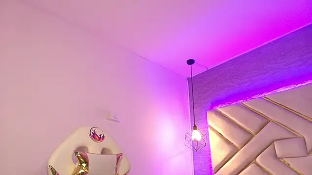 Queen perla  online show from 03/21/25, 12:17