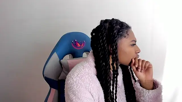 Queen perla  online show from 11/01/25, 12:07