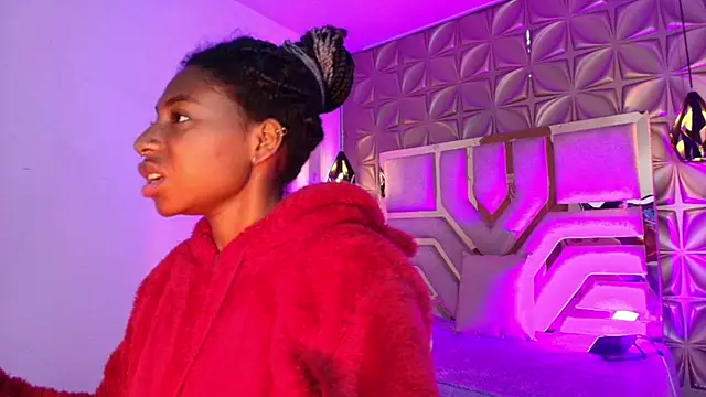 Queen perla  online show from 02/28/26, 12:17