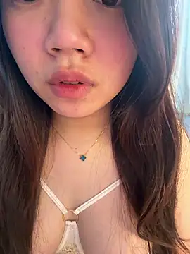 Hotellinh12 online show from 04/18/26, 09:57