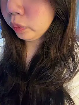 Hotellinh12 online show from 04/23/26, 04:09