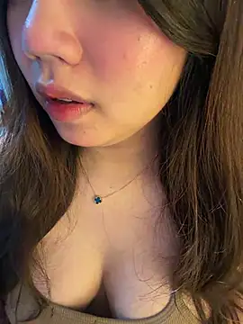 Hotellinh12 online show from 04/26/26, 04:04