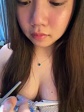 Hotellinh12 online show from 06/10/26, 03:55