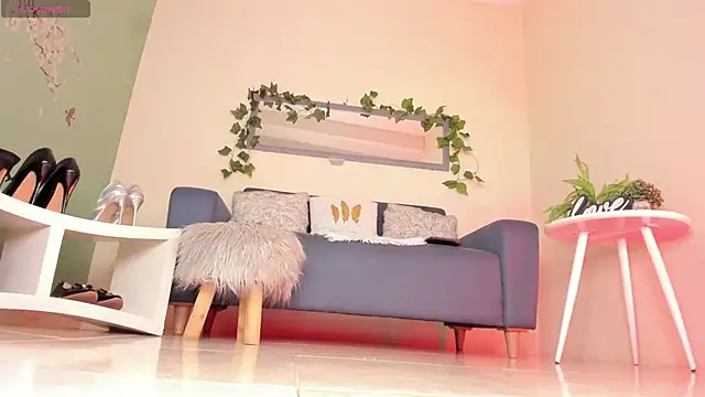 thais dreams online show from 02/17/25, 12:27