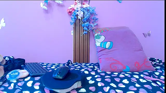 Watagatapitusberry1 online show from 03/15/25, 04:57