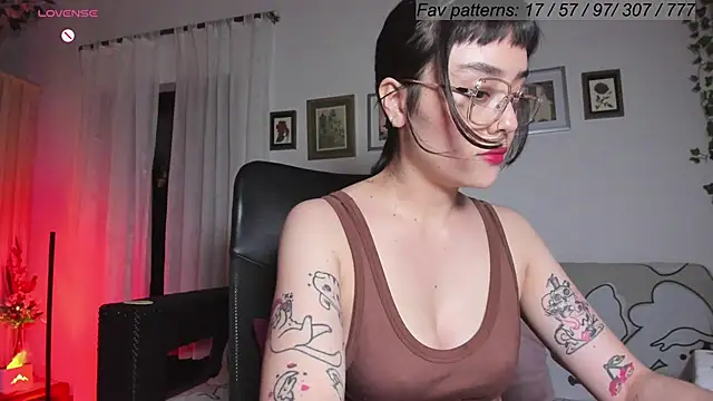 Snapshot of Conlosmichis chatting on 02/26/25, 03:10 Conlosmichis online show from 02/26/25, 03:10