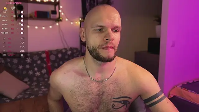 Snapshot of maxx_alexx chatting on 12/30/24, 01:47 maxx alexx online show from 12/30/24, 01:47