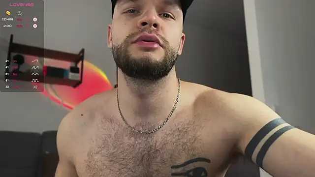 Snapshot of maxx_alexx chatting on 03/21/25, 08:17 maxx alexx online show from 03/21/25, 08:17