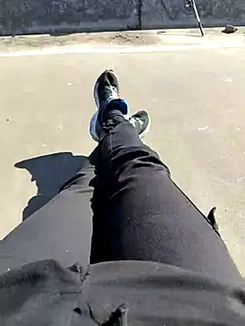 Snapshot of Bemgalado chatting on 02/25/25, 02:44 Bemgalado online show from 02/25/25, 02:44