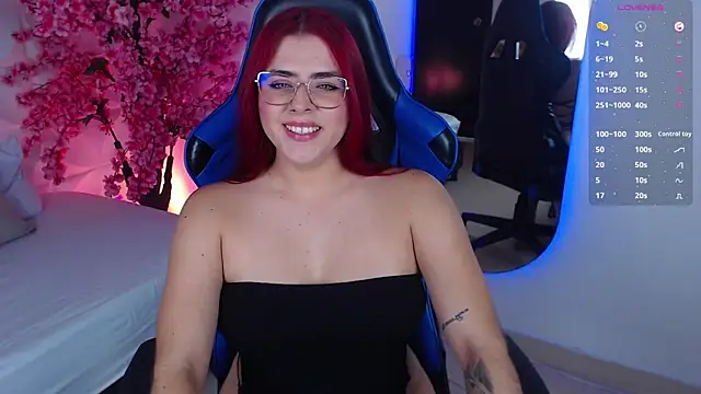 lizowenn  online show from 11/27/25, 07:49