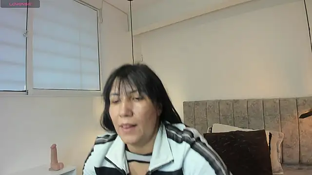 Snapshot of GiaFox_ chatting on 04/29/26, 08:15 GiaFox online show from 04/29/26, 08:15