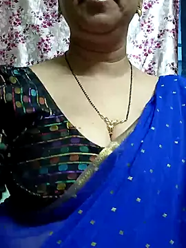 Snapshot of Rosy-B chatting on 01/03/25, 06:14 Rosy-B online show from 01/03/25, 06:14