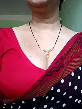 Snapshot of Rosy-B chatting on 01/29/25, 10:05 Rosy-B online show from 01/29/25, 10:05