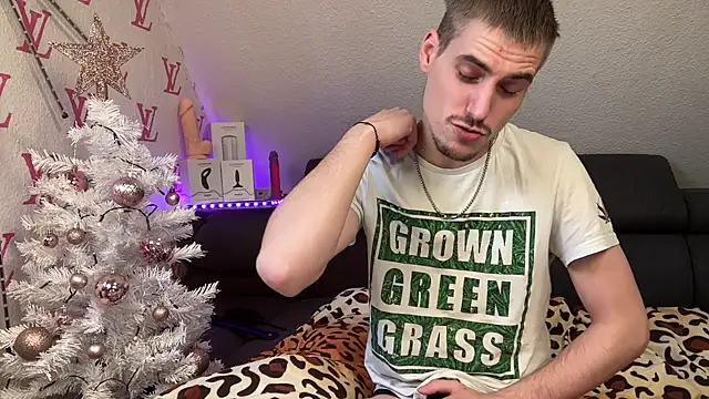 Cookieboy88 online show from 11/25/25, 12:27