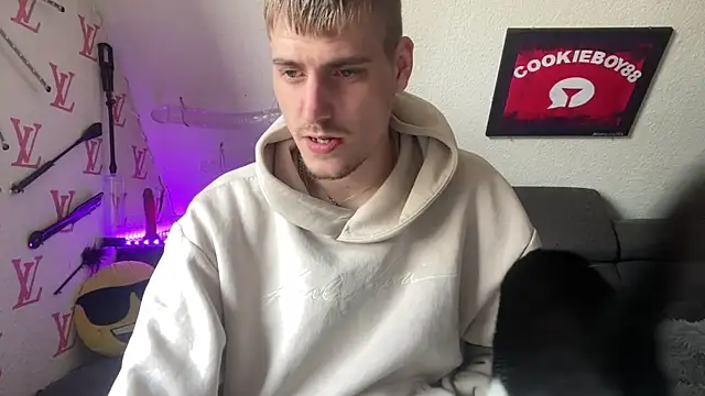 Cookieboy88 online show from 04/16/26, 07:09