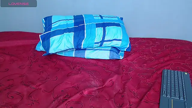 blue violette  online show from 12/29/24, 08:26