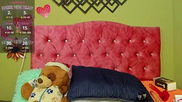 blue violette  online show from 10/20/25, 04:40