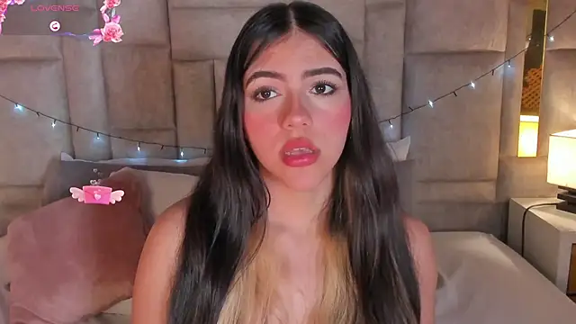 Snapshot of SofiScott_ chatting on 01/27/25, 09:00 SofiScott online show from 01/27/25, 09:00