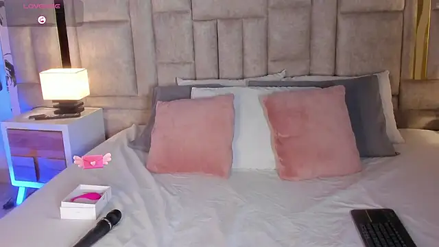 Snapshot of SofiScott_ chatting on 03/18/25, 08:59 SofiScott online show from 03/18/25, 08:59