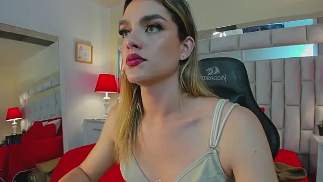 Snapshot of mariiahneedles chatting on 01/06/25, 03:09 mariiahneedles online show from 01/06/25, 03:09