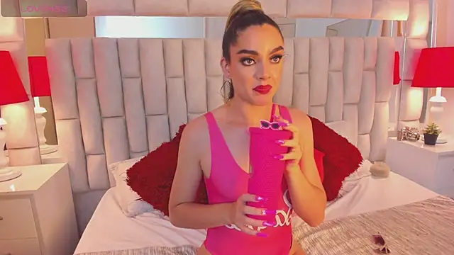 Snapshot of mariiahneedles chatting on 01/26/25, 12:05 mariiahneedles online show from 01/26/25, 12:05