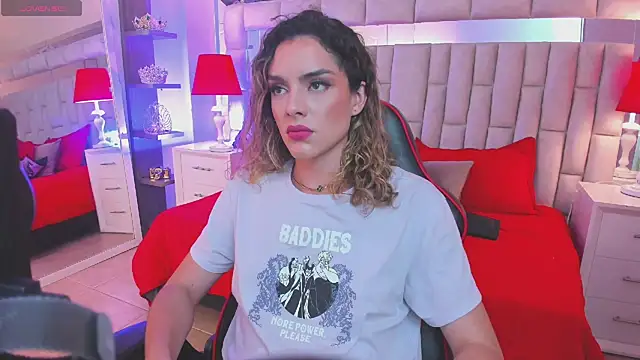 Snapshot of mariiahneedles chatting on 03/18/25, 01:00 mariiahneedles online show from 03/18/25, 01:00