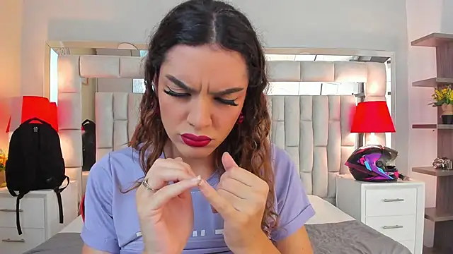 Snapshot of mariiahneedles chatting on 11/11/25, 11:05 mariiahneedles online show from 11/11/25, 11:05