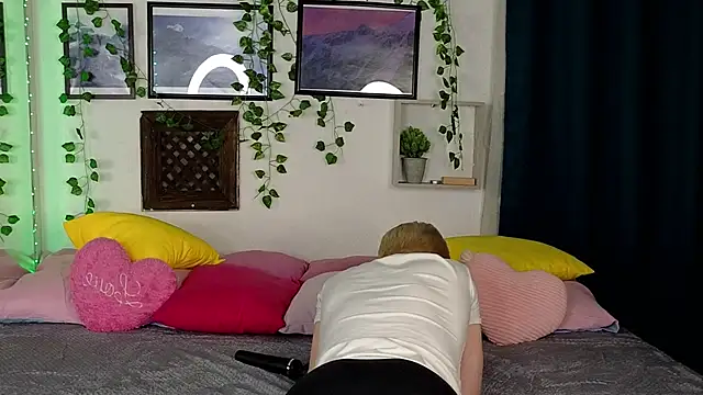 Snapshot of Nick_Win chatting on 02/04/25, 01:16 Nick Win online show from 02/04/25, 01:16