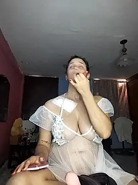 Catalinacandela online show from 02/10/26, 07:40