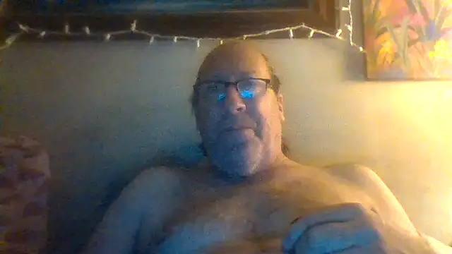 Snapshot of hornyrich69 chatting on 01/09/25, 03:58 hornyrich69 online show from 01/09/25, 03:58
