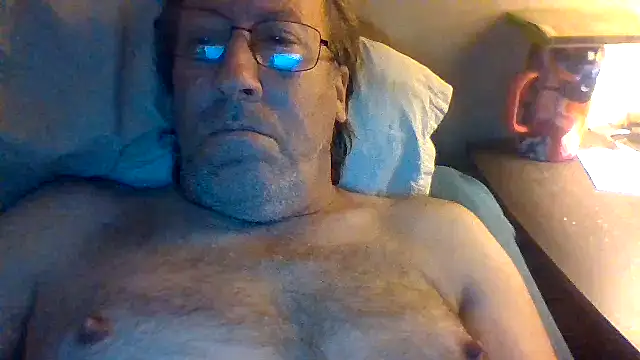 Snapshot of hornyrich69 chatting on 07/05/26, 04:52 hornyrich69 online show from 07/05/26, 04:52