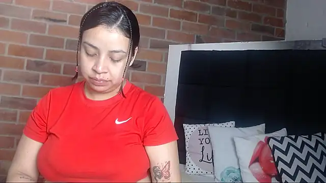 Snapshot of salome__hills1 chatting on 01/08/25, 12:47 salome hills1 online show from 01/08/25, 12:47