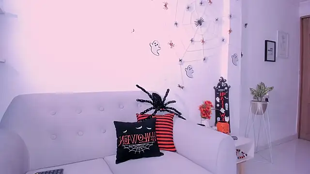 DannaHyde online show from 10/16/25, 04:30