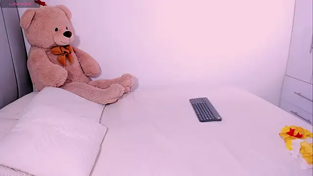 DannaHyde online show from 11/02/25, 06:43