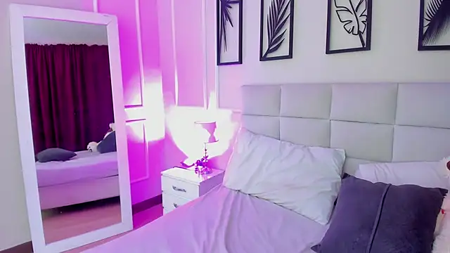 Alisa  walker online show from 02/21/25, 11:10