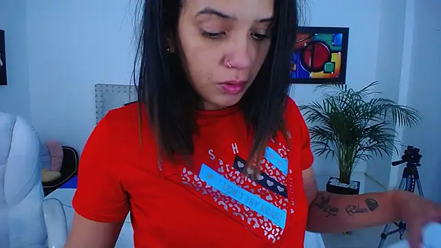 Chiqui milk  online show from 01/30/25, 07:04