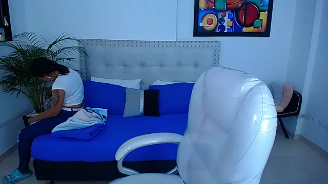 Chiqui milk  online show from 02/03/25, 07:10