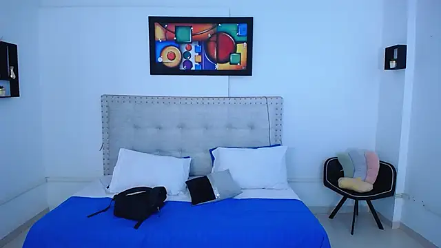 Chiqui milk  online show from 02/15/25, 07:06