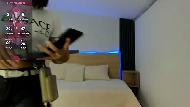 Chiqui milk  online show from 01/11/26, 01:16