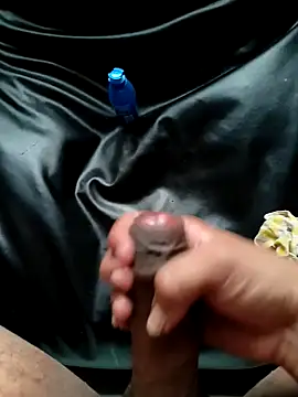 Snapshot of Village_0boy chatting on 10/06/25, 10:12 Village 0boy online show from 10/06/25, 10:12