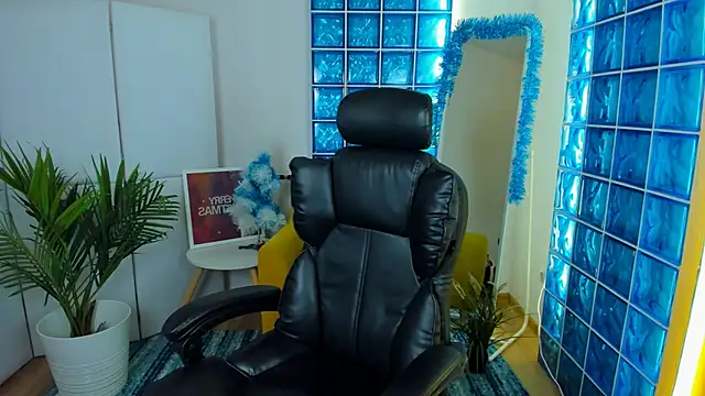 Mia Cheers online show from 12/13/24, 01:44