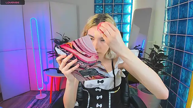 Mia Cheers online show from 02/14/25, 01:51