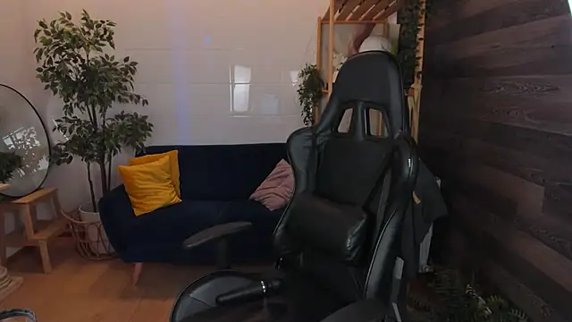 Mia Cheers online show from 03/08/25, 01:47