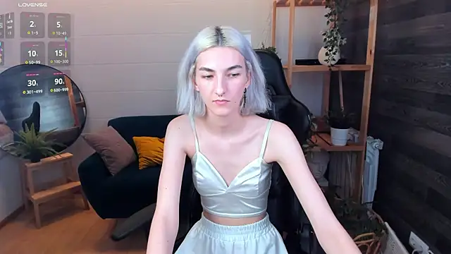 Mia Cheers online show from 09/08/25, 04:50