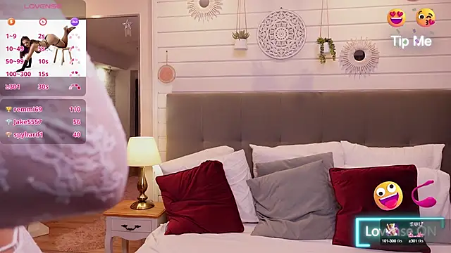 LinaReese online show from 03/18/25, 05:41