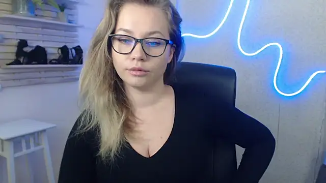 holly xglam online show from 01/29/25, 05:40