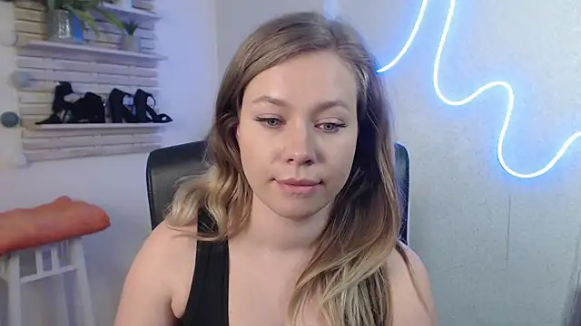 holly xglam online show from 02/26/25, 06:37