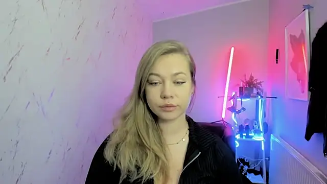 holly xglam online show from 11/21/25, 09:13